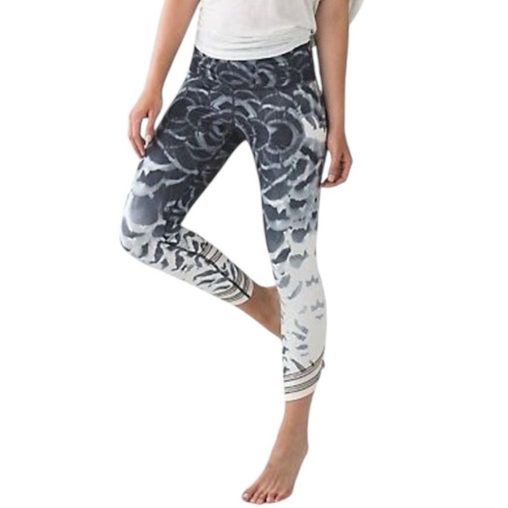 Lululemon High Times Pant *SE size 4 in Plume Angel Wing